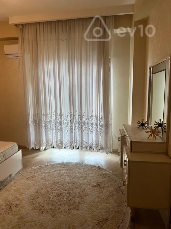 Kirayə verilir 3 otaqlı yeni tikili 110 m²