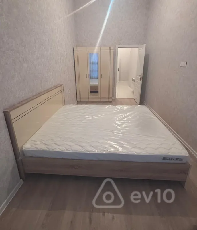 Kirayə verilir 2 otaqlı yeni tikili 92 m²