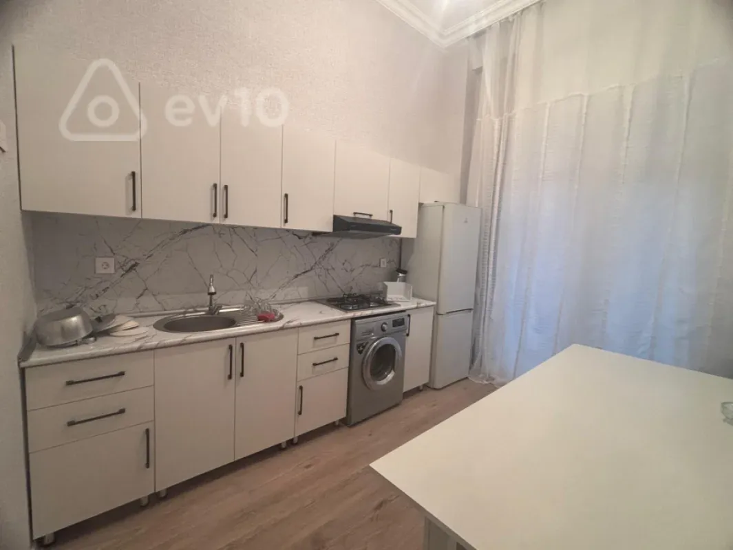 Kirayə verilir 2 otaqlı yeni tikili 92 m²