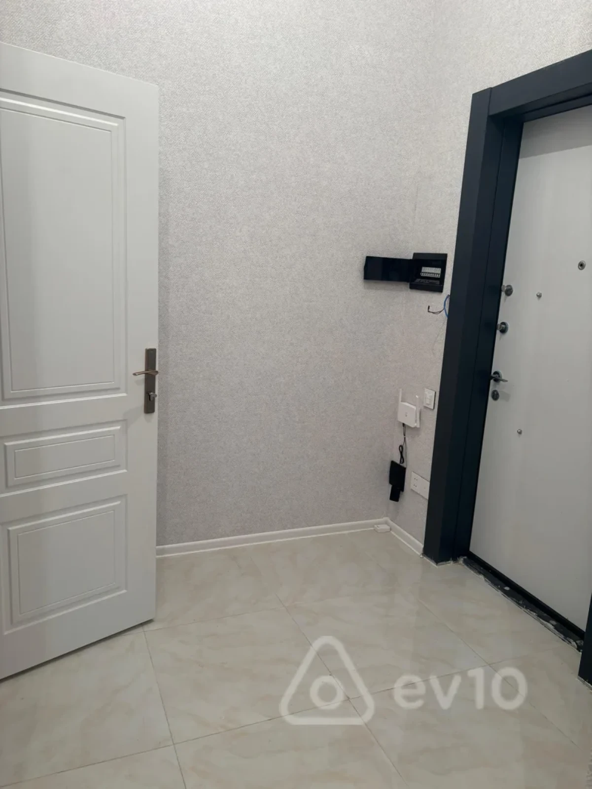 Kirayə verilir 2 otaqlı yeni tikili 92 m²