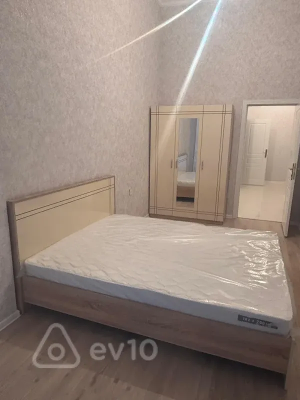 Kirayə verilir 2 otaqlı yeni tikili 92 m²