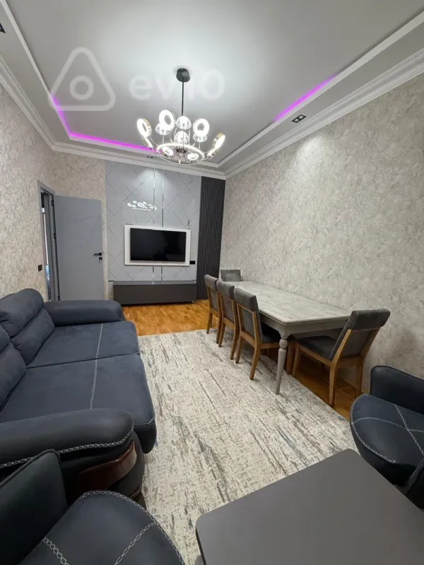 Kirayə verilir 3 otaqlı köhnə tikili 98 m²