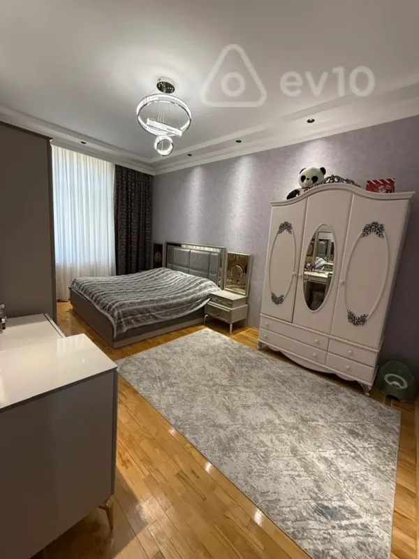 Kirayə verilir 3 otaqlı köhnə tikili 98 m²