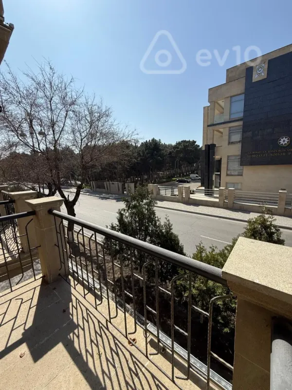 Kirayə verilir 3 otaqlı köhnə tikili 98 m²