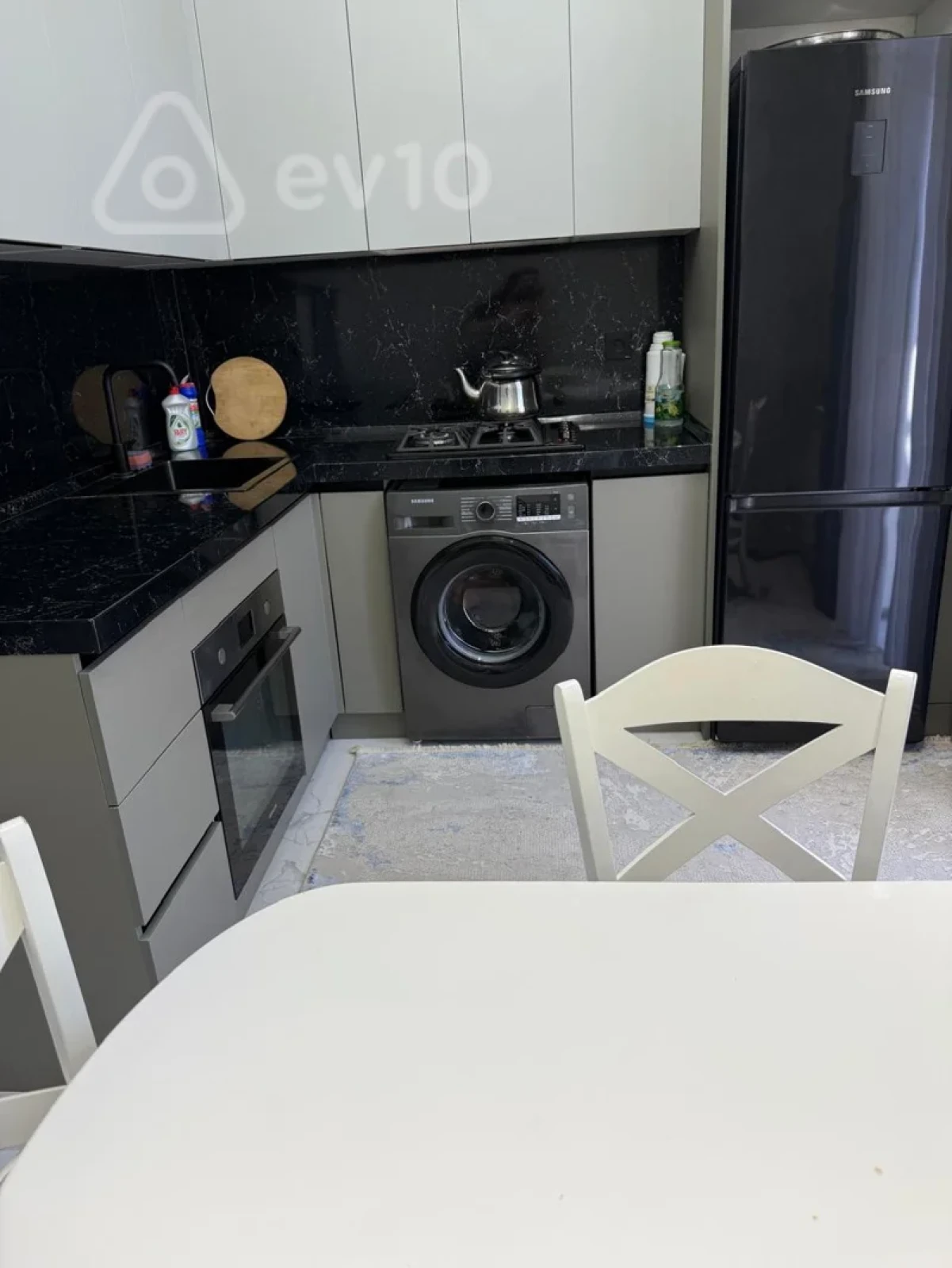 Kirayə verilir 3 otaqlı köhnə tikili 98 m²