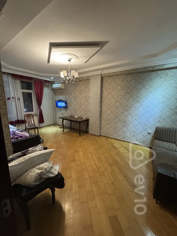 Kirayə verilir 2 otaqlı yeni tikili 80 m²