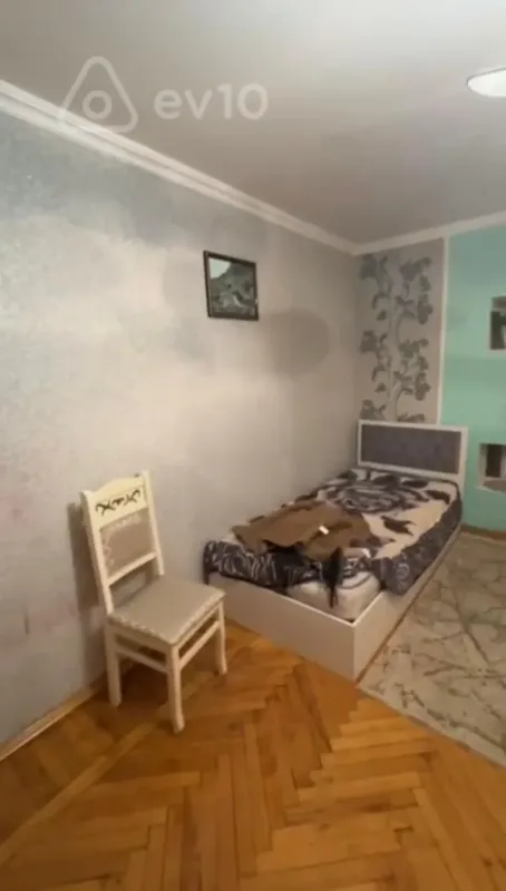 Satılır 2 otaqlı köhnə tikili 40 m²