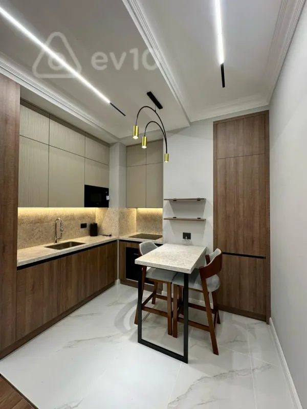 Kirayə verilir 2 otaqlı yeni tikili 65 m²