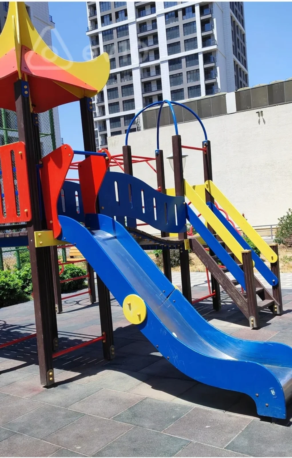 Kirayə verilir 2 otaqlı yeni tikili 111 m²