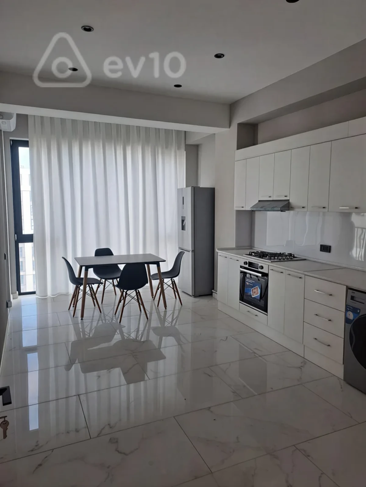 Kirayə verilir 2 otaqlı yeni tikili 111 m²