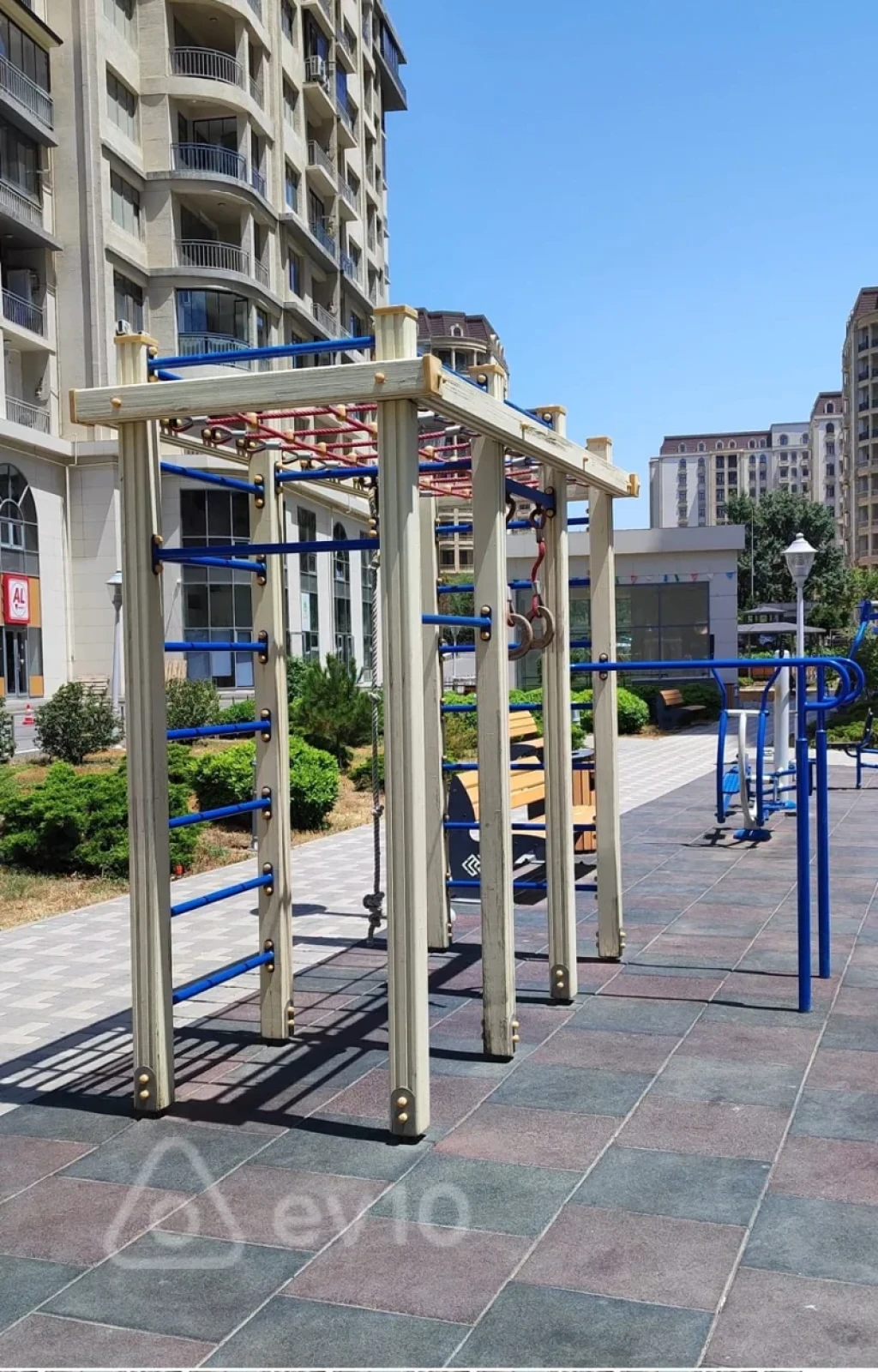 Kirayə verilir 2 otaqlı yeni tikili 111 m²