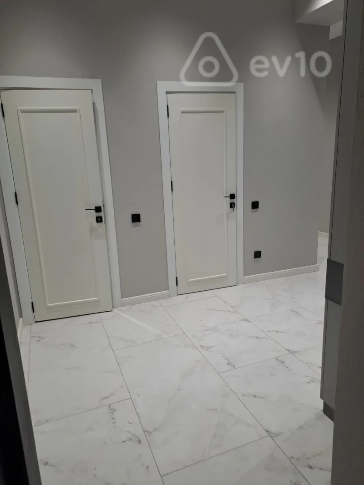 Kirayə verilir 2 otaqlı yeni tikili 111 m²