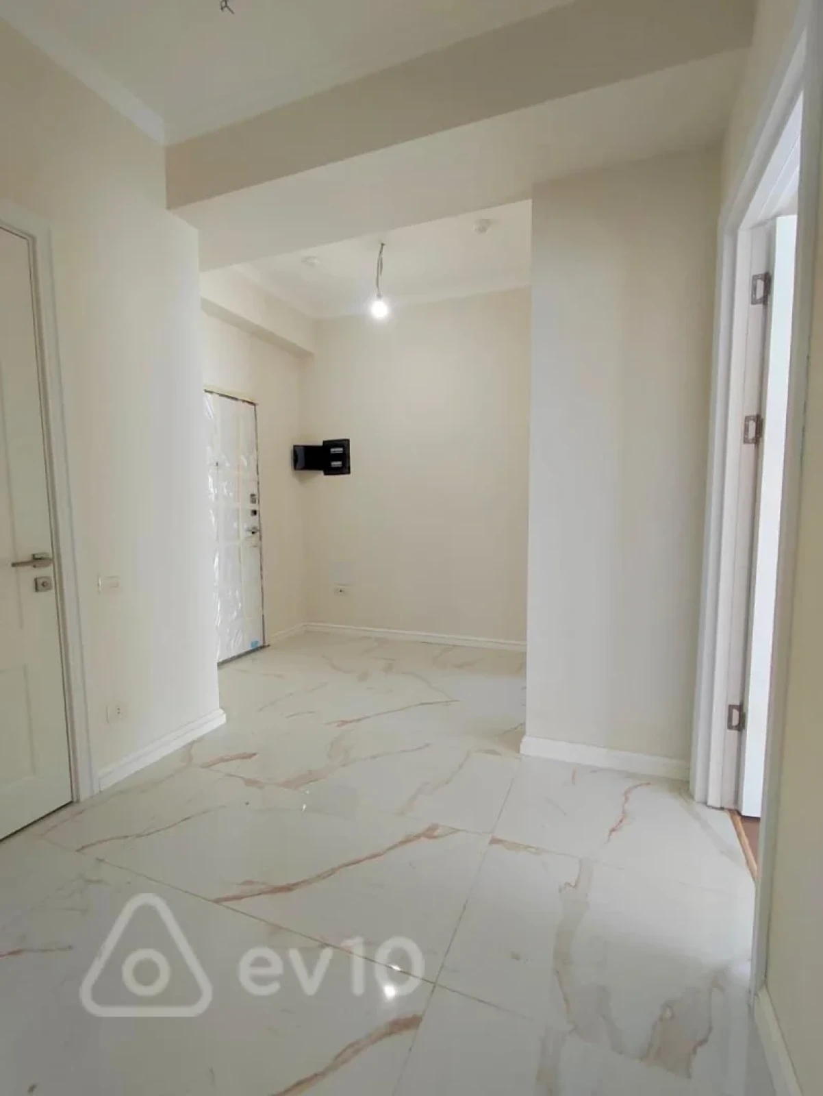 Kirayə verilir 3 otaqlı yeni tikili 90 m²