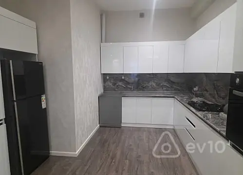 Satılır 2 otaqlı yeni tikili 95 m²