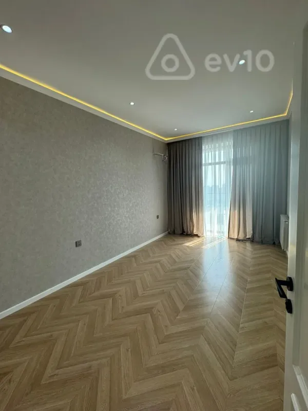 Kirayə verilir 3 otaqlı yeni tikili 148 m²