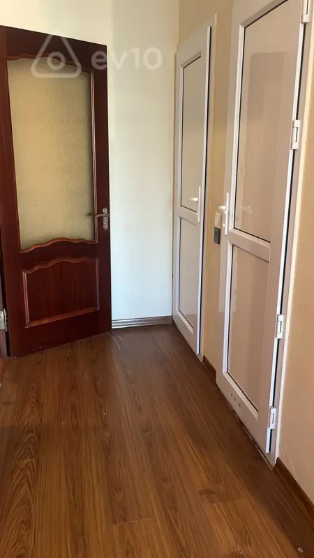 Kirayə verilir 3 otaqlı köhnə tikili 75 m²