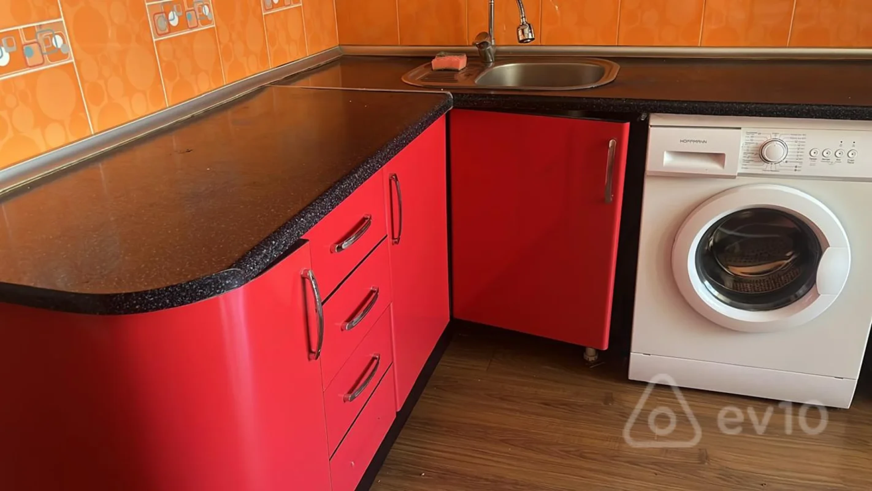 Kirayə verilir 3 otaqlı köhnə tikili 75 m²