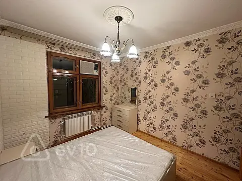 Kirayə verilir 3 otaqlı köhnə tikili 90 m²