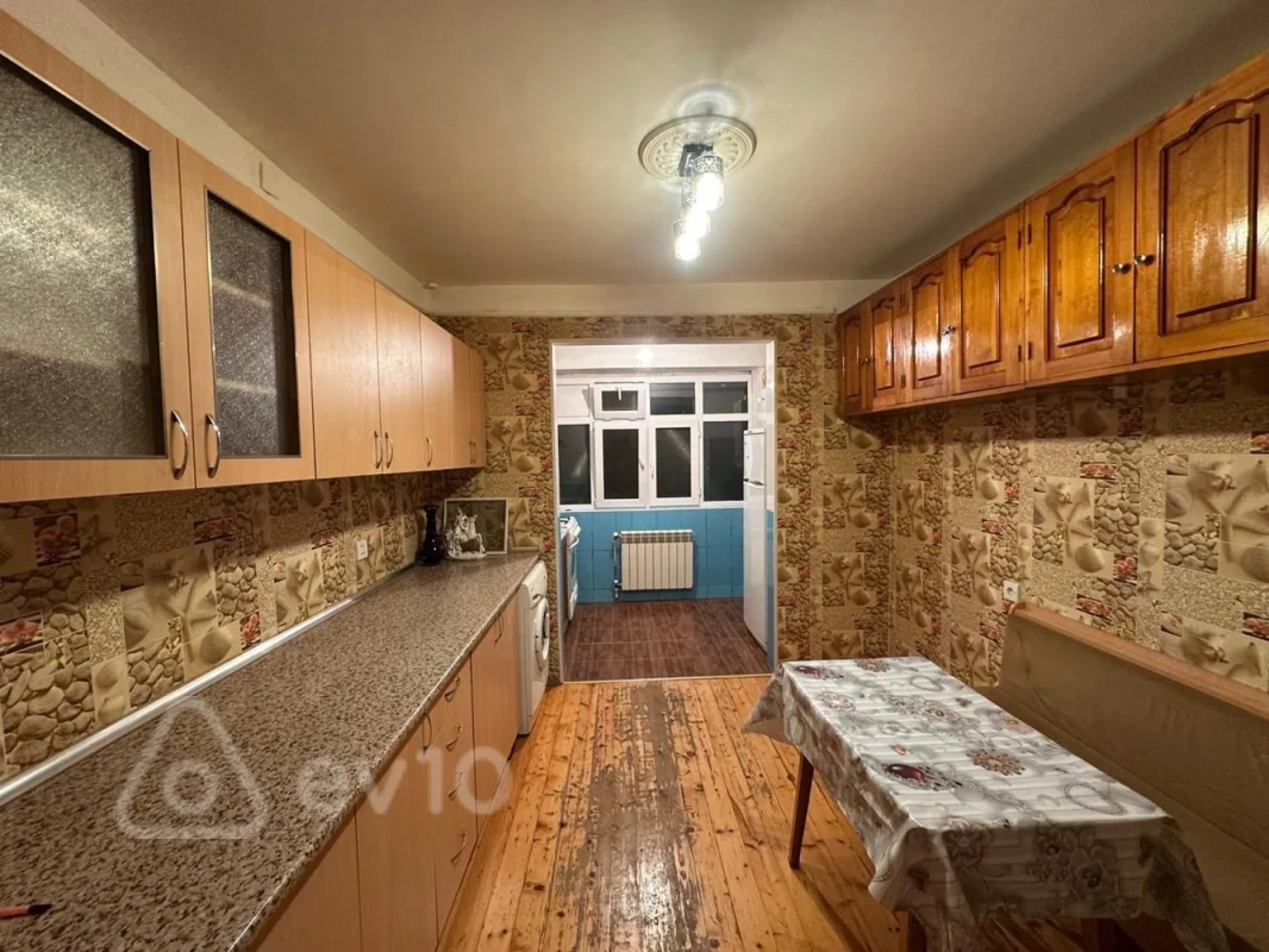 Kirayə verilir 3 otaqlı köhnə tikili 90 m²