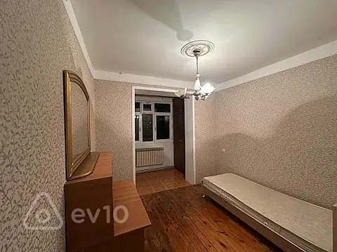 Kirayə verilir 3 otaqlı köhnə tikili 90 m²
