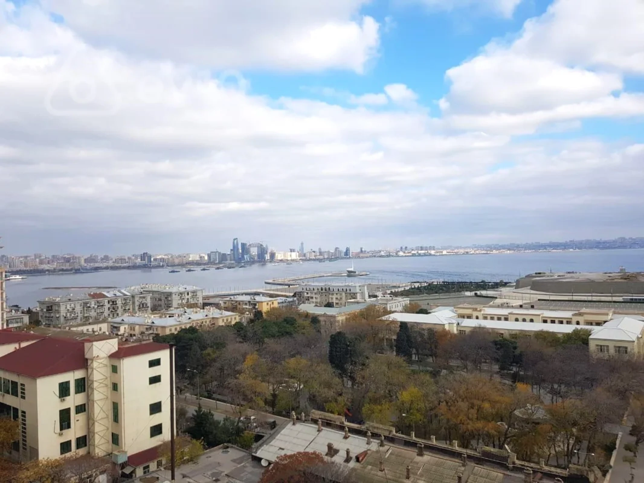 Kirayə verilir 3 otaqlı yeni tikili 75 m²