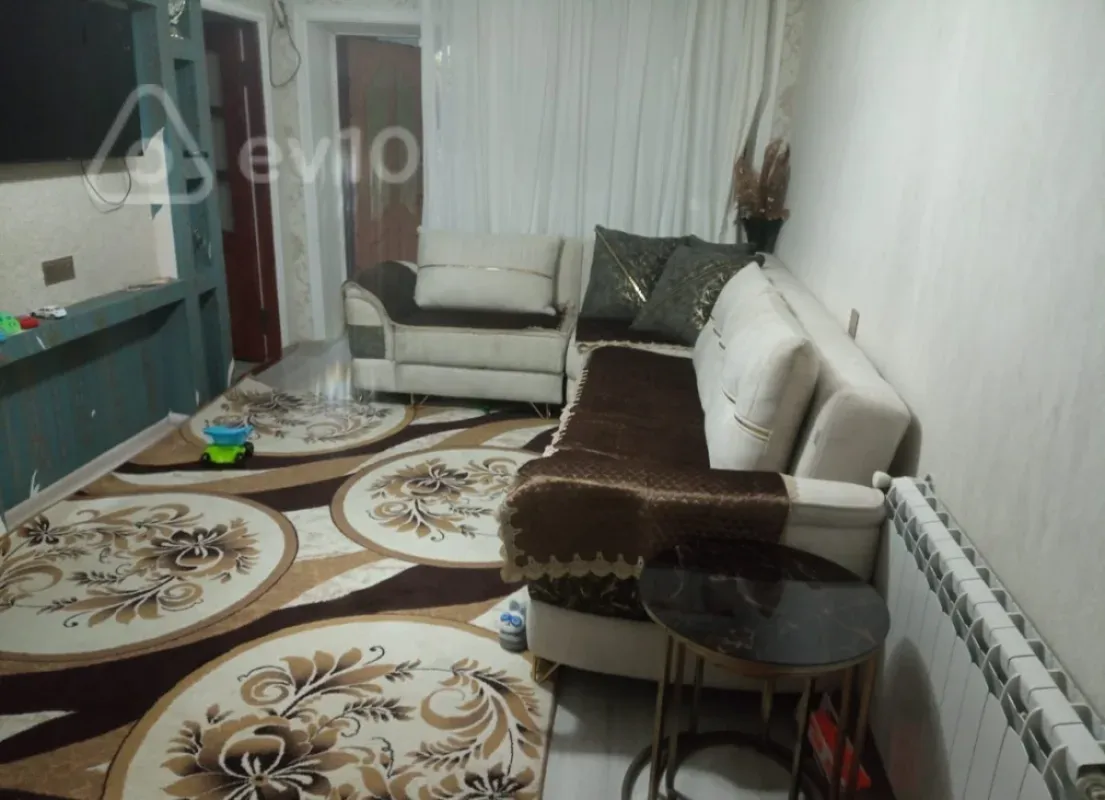 Satılır 10 otaqlı həyət evi 250 m²