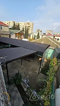 Satılır 10 otaqlı həyət evi 250 m²