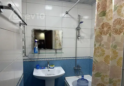 Kirayə verilir 3 otaqlı köhnə tikili 78 m²