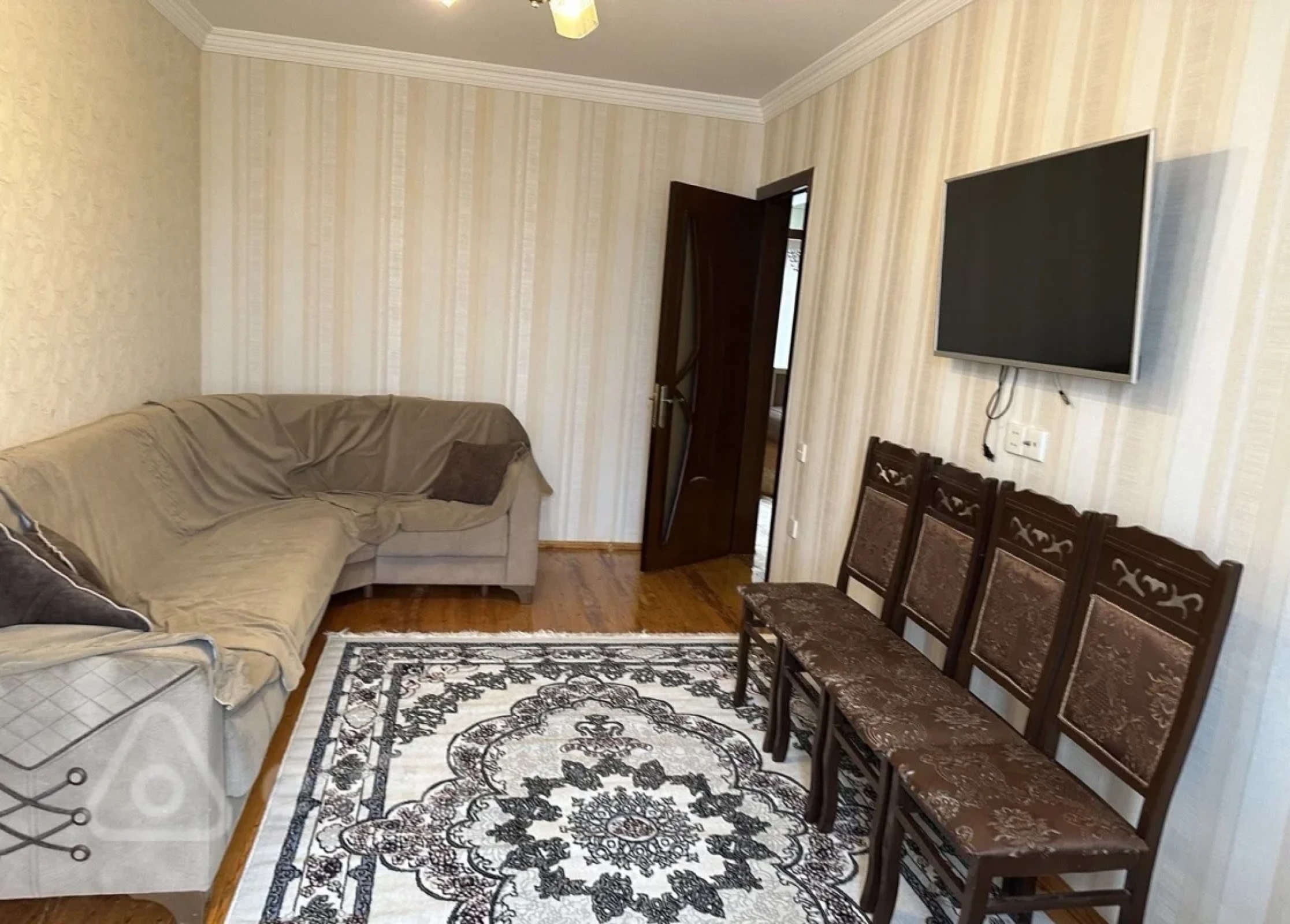 Kirayə verilir 3 otaqlı köhnə tikili 78 m²