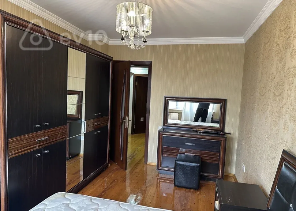 Kirayə verilir 3 otaqlı köhnə tikili 78 m²