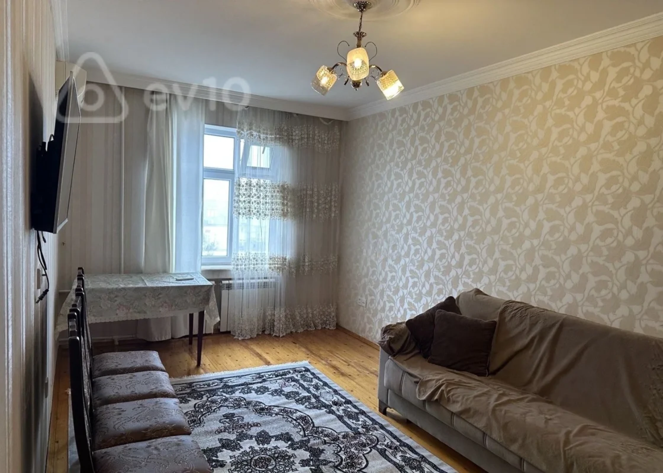 Kirayə verilir 3 otaqlı köhnə tikili 78 m²