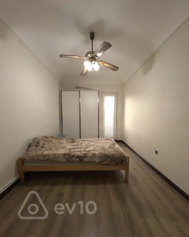 Satılır 3 otaqlı köhnə tikili 75 m²