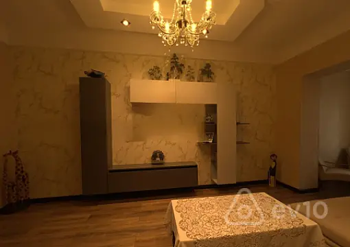 Satılır 3 otaqlı köhnə tikili 75 m²