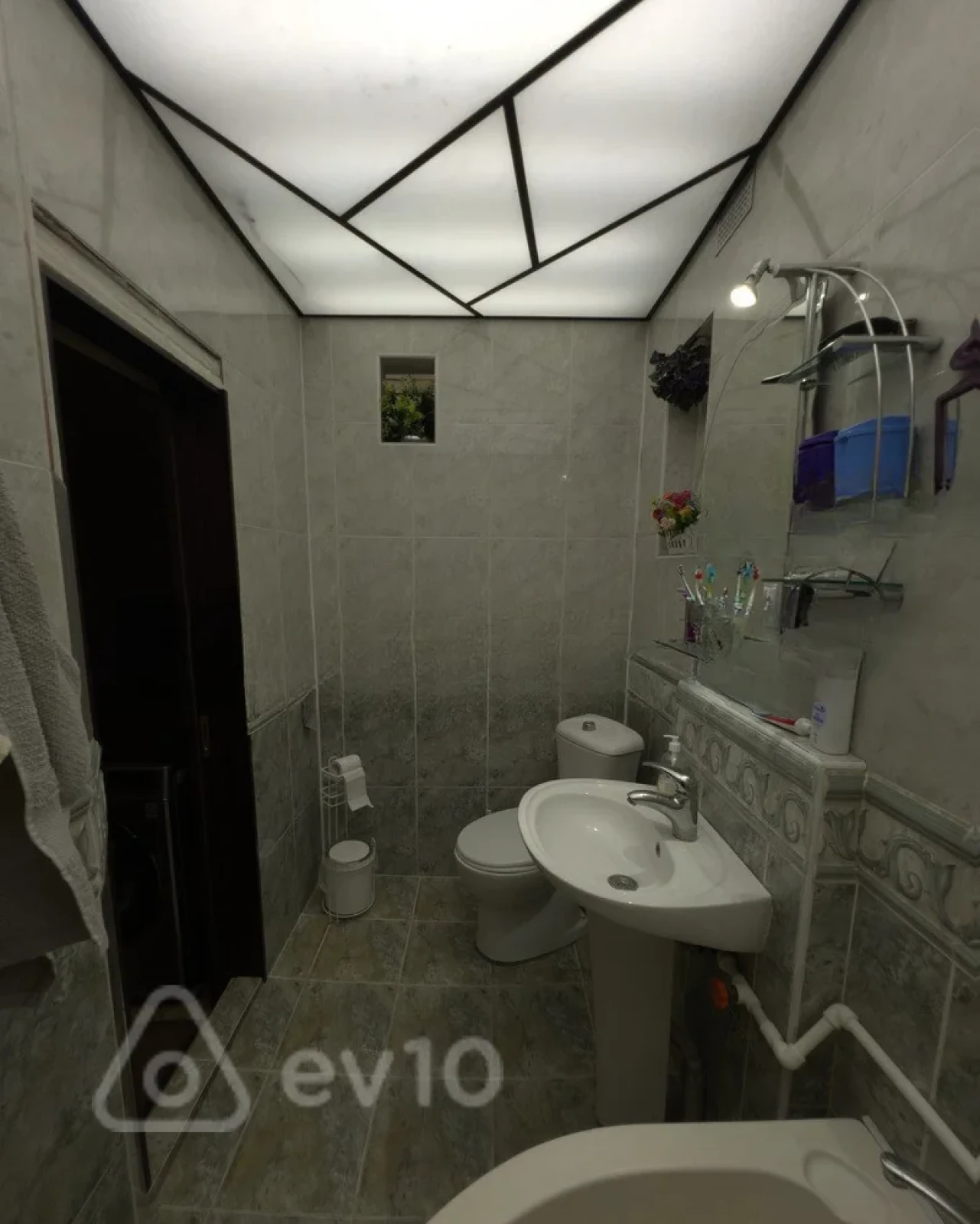 Satılır 3 otaqlı köhnə tikili 75 m²