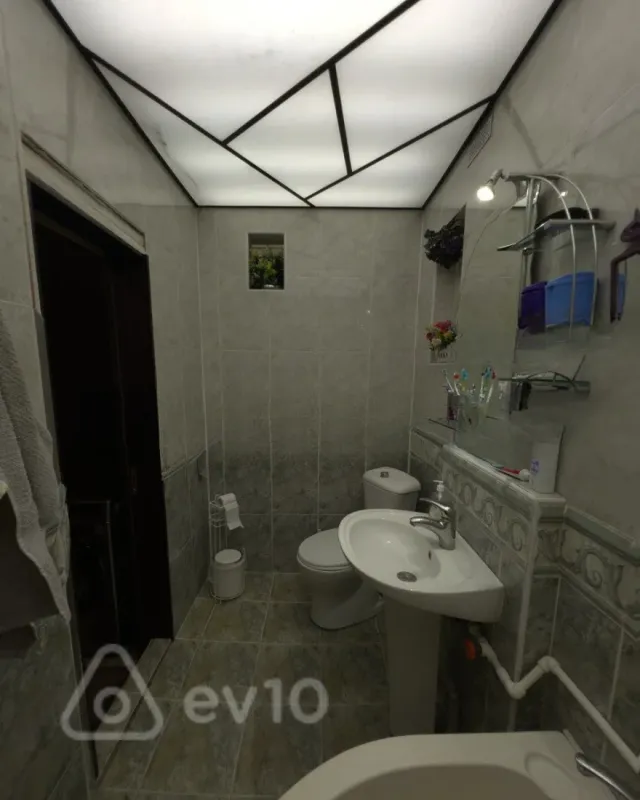 Satılır 3 otaqlı köhnə tikili 75 m²