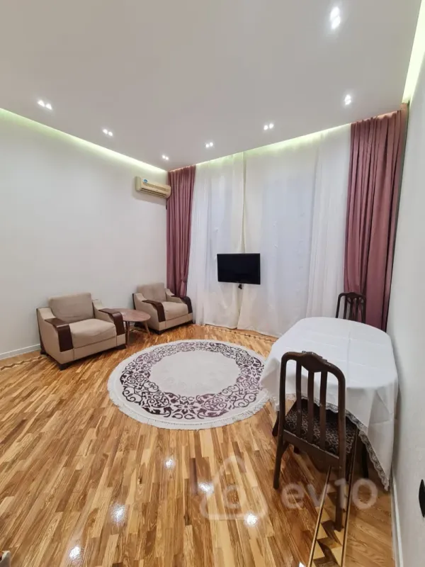 Kirayə verilir 1 otaqlı köhnə tikili 45 m²