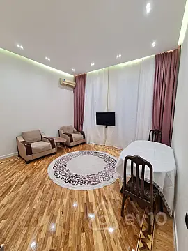 Kirayə verilir 1 otaqlı köhnə tikili 45 m² — Bakı, Səbail 1 otaq 45.00 m²