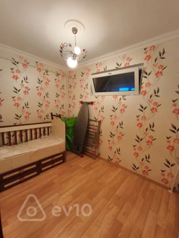 Kirayə verilir 3 otaqlı köhnə tikili 65 m²