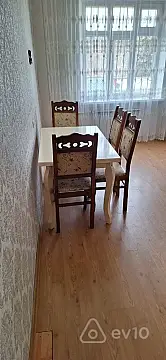 Kirayə verilir 3 otaqlı köhnə tikili 60 m²