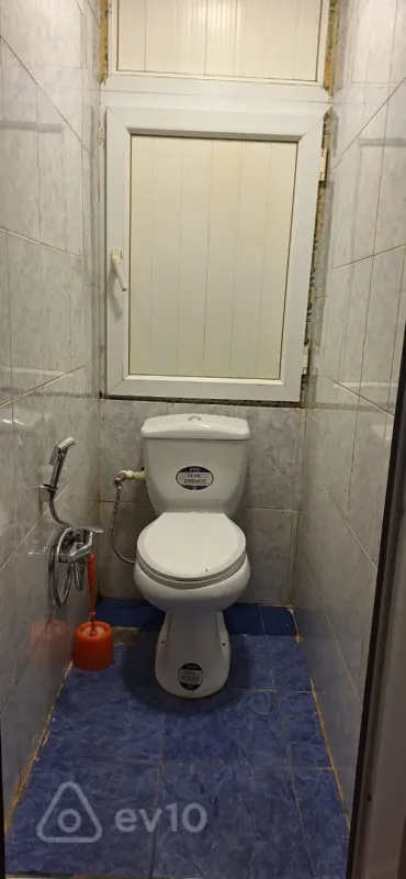 Kirayə verilir 3 otaqlı köhnə tikili 60 m²