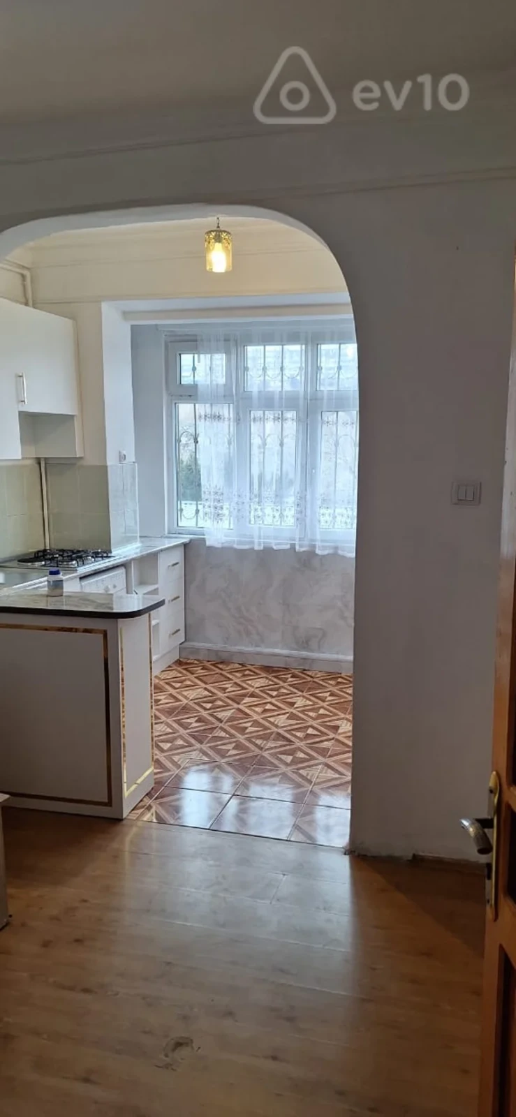 Kirayə verilir 3 otaqlı köhnə tikili 60 m²