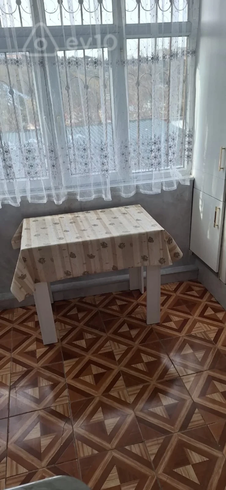 Kirayə verilir 3 otaqlı köhnə tikili 60 m²