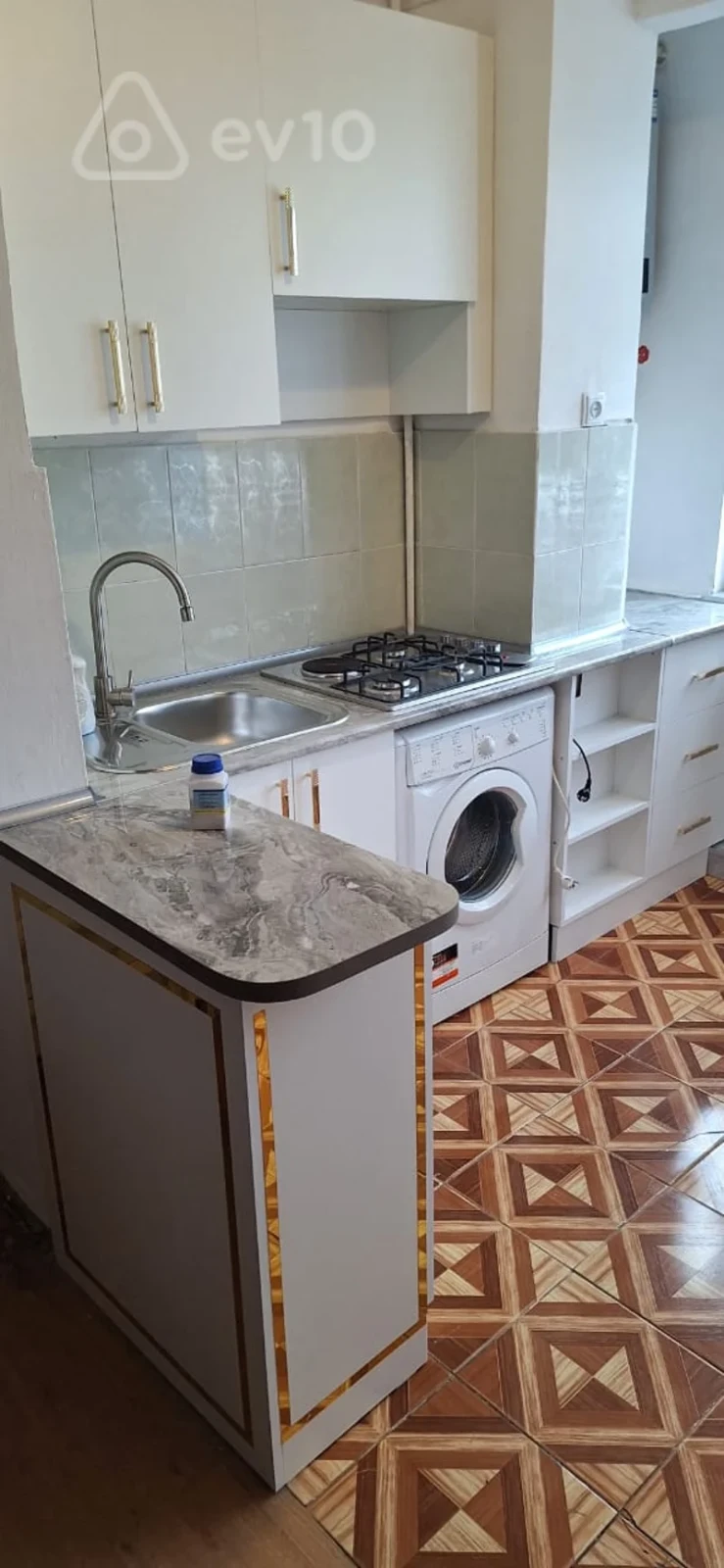 Kirayə verilir 3 otaqlı köhnə tikili 60 m²