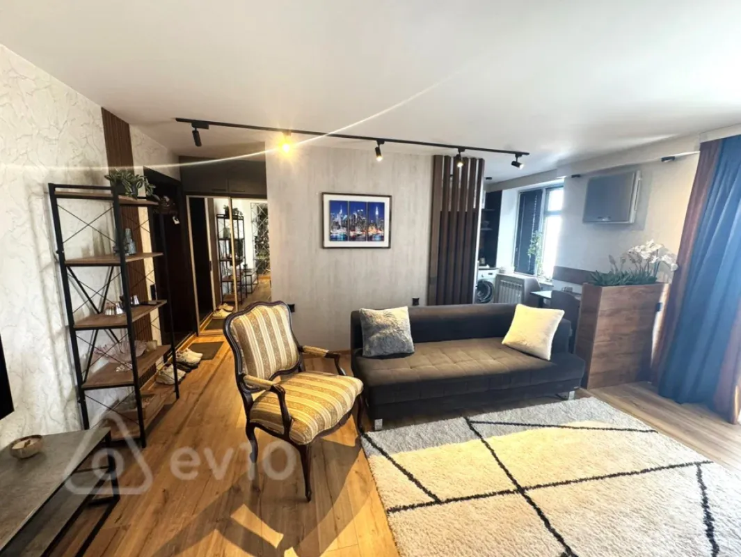 Kirayə verilir 2 otaqlı köhnə tikili 60 m²