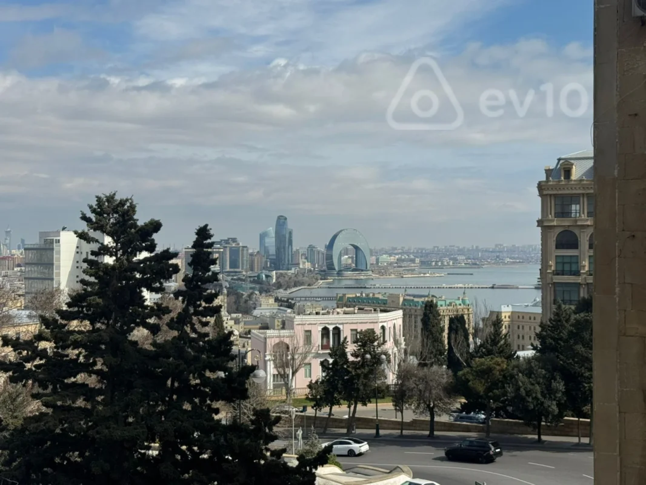 Kirayə verilir 2 otaqlı köhnə tikili 60 m²