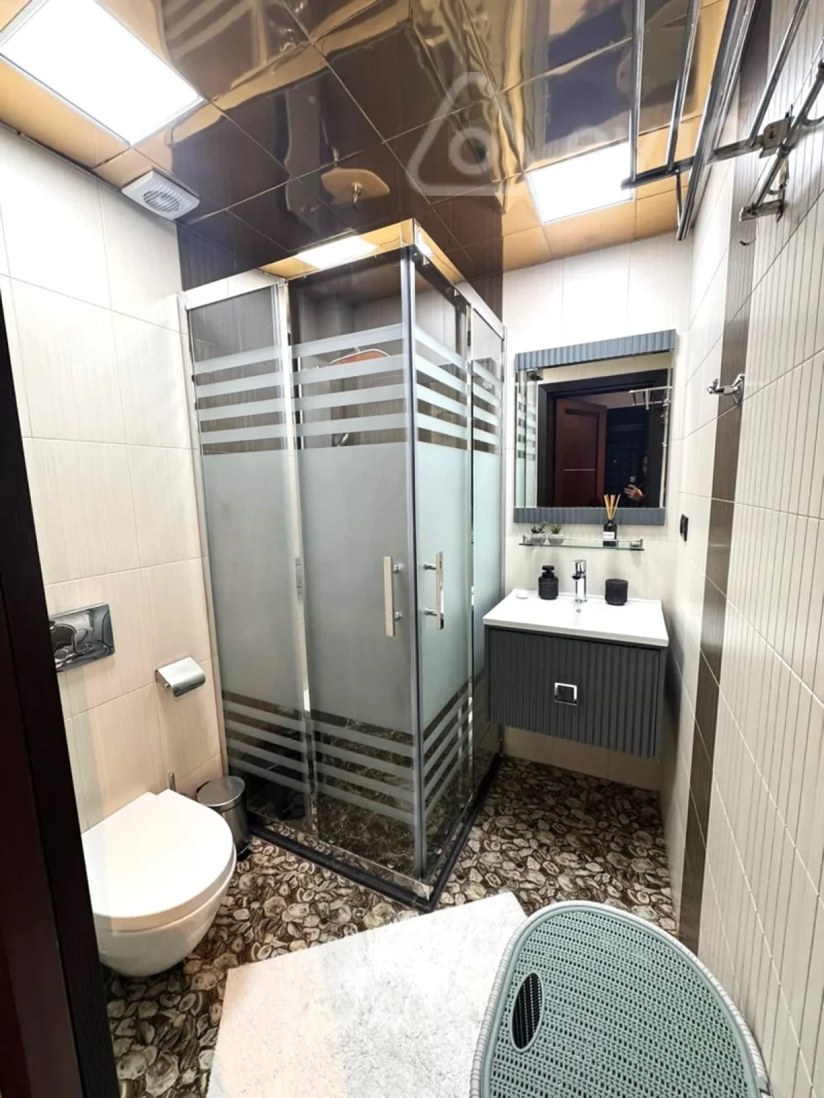 Kirayə verilir 2 otaqlı köhnə tikili 60 m²