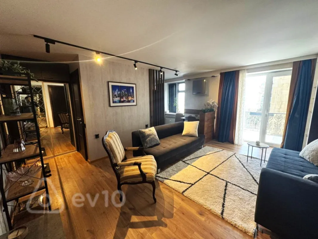 Kirayə verilir 2 otaqlı köhnə tikili 60 m²