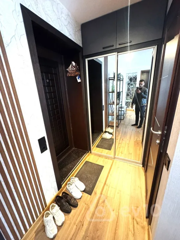 Kirayə verilir 2 otaqlı köhnə tikili 60 m²