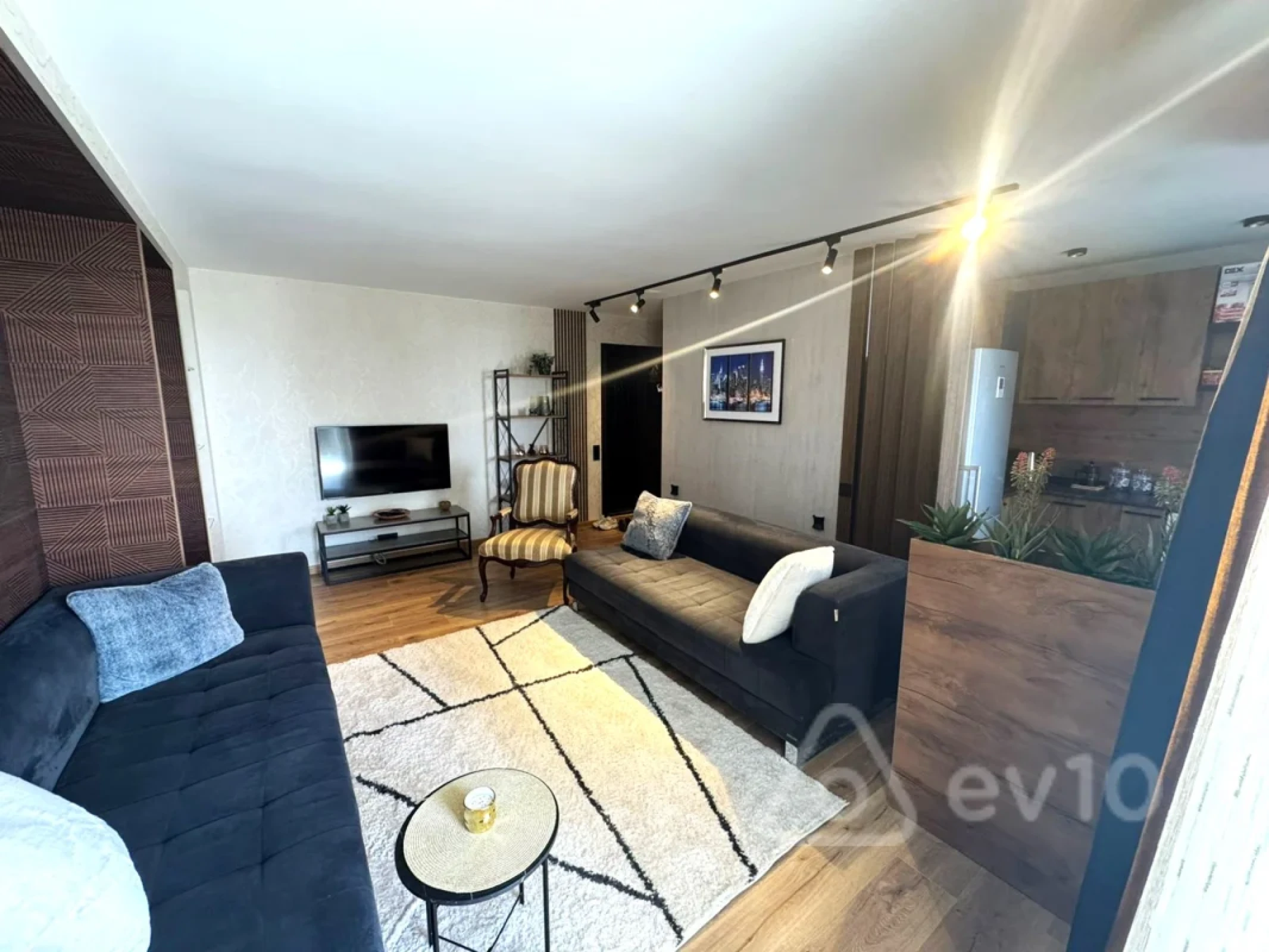 Kirayə verilir 2 otaqlı köhnə tikili 60 m²