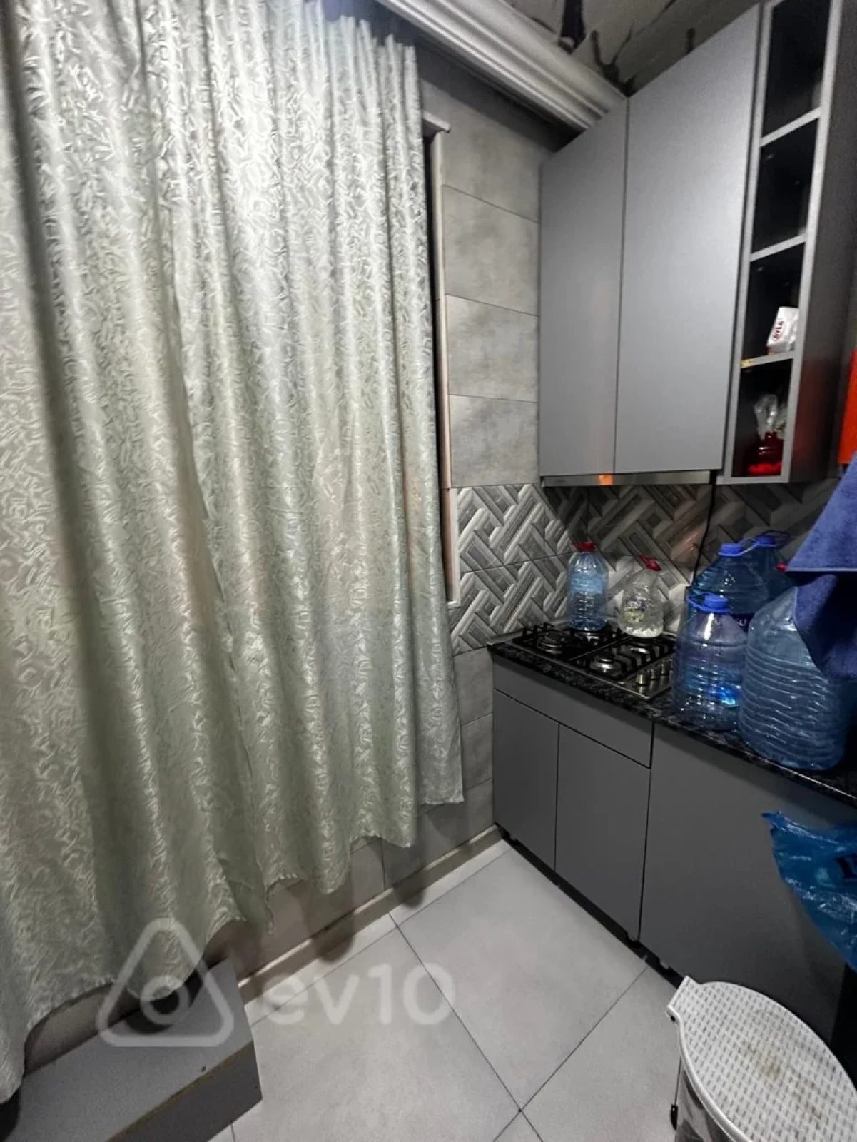Kirayə verilir 2 otaqlı köhnə tikili 45 m²